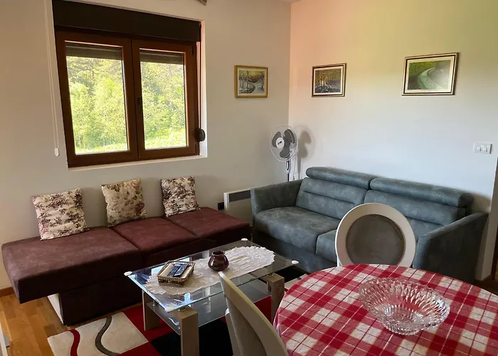 Pinewood Premium Mountain View 아파트 *